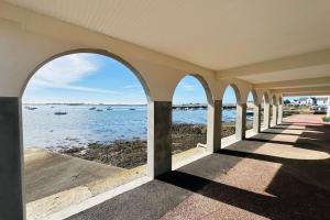 Appartements Feet in the water breathtaking 180 sea view! : photos des chambres