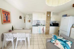 Appartements Feet in the water breathtaking 180 sea view! : photos des chambres