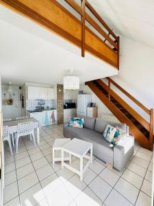 Appartements Feet in the water breathtaking 180 sea view! : photos des chambres