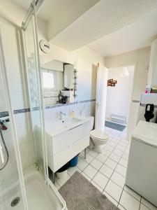 Appartements Feet in the water breathtaking 180 sea view! : Appartement