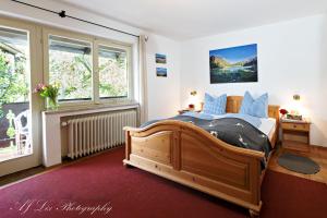 Double Room with Balcony room in Pension Karner