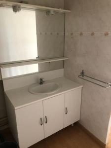Maisons de vacances Spacieuse maison avec garage 5 mins valenciennes : photos des chambres