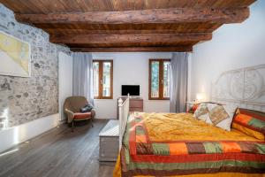 GuestHost - Jacaranda