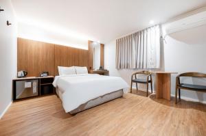 H Avenue Hotel Chungjangro