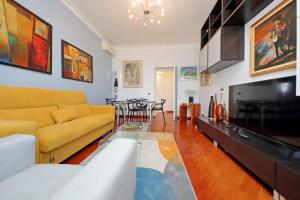 YCH-Una finestra sulla Cupola di San Pietro