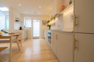 Stunning Broadstairs 5 bed Family Hse, Parking, Garden