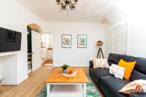 Stylish Comfort: 2BR Home in the Heart of Wigan