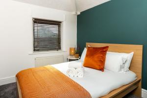 Stylish Comfort: 2BR Home in the Heart of Wigan