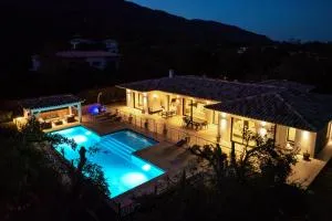 Villa Les Arbousiers - Piscine Chauffée Sécurisée - 210m2 - 4 Suites - Arraggio