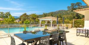 Appartements Villa Les Arbousiers - Piscine Chauffee Securisee - 210m2 - 4 Suites : photos des chambres