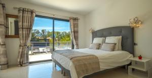 Villa Les Arbousiers - Piscine Chauffée Sécurisée - 210m2 - 4 Suites