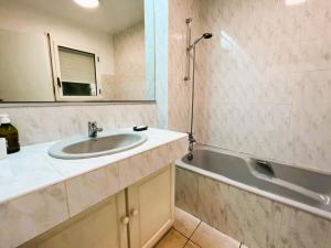 Villas Fouesnant, Cap Coz, superbe maison familiale, plage et sentiers a pied : photos des chambres