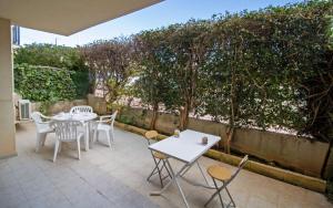 Bajo con terraza, parking y piscina en el centro PORTA MEDITERRANEA ALBERT VILLAS