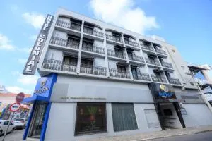 Hotel Colonial - 塔图伊