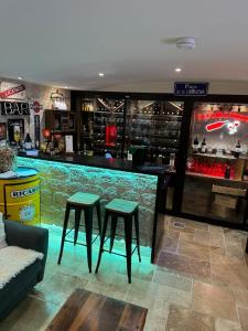 B&B / Chambres d'hotes SUITE 785 jacuzzi : photos des chambres