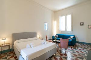 MARGHERITA Suite 60m Apartment with Balcony in Lecce Historic Centre