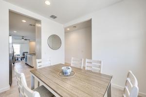 Maricopa Home with Putting Green and Covered Patio!