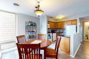 Rehoboth Beach -- The Crest #303