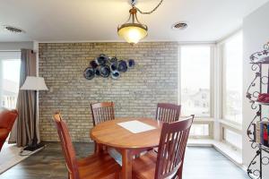 Rehoboth Beach -- The Crest #303