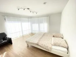 Modern One Bedroom + Bathroom Apartment, 10 min from Basel City - Муттенц