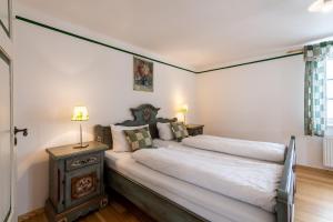 Wald Apartments bei Schlossgaststätte Hohenberg - Seeshaupt, südlicher Stanberger See, kostenfrei Parken, Ladestation für Auto und Fahrad, WLAN, Natur pur