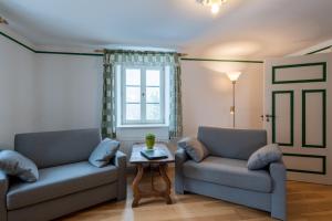 Wald Apartments bei Schlossgaststätte Hohenberg - Seeshaupt, südlicher Stanberger See, kostenfrei Parken, Ladestation für Auto und Fahrad, WLAN, Natur pur