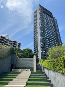 Wong Amat Luxury Condo--Private Beach