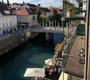 Romantic old town flat with river view