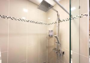 Studio in Pattaya City With Hi-Speed Wi-Fi - Not A Hotel 一卧泳池景房间 带高速网络冰箱厨房