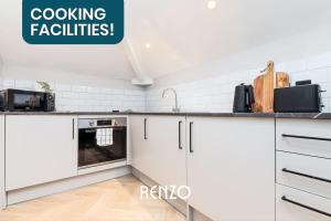 Central and Beautiful 2-bed Apartment in Derby by Renzo, Newly Refurbished, 2 En-Suites!