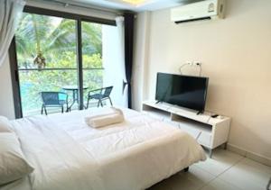 Studio in Pattaya City With Hi-Speed Wi-Fi - Not A Hotel 一卧泳池景房间 带高速网络冰箱厨房