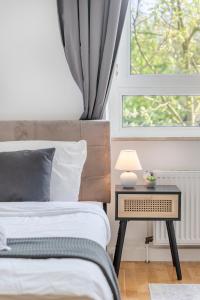 SpaceStays Apartment WIFI Netflix Parking!