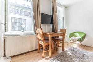 City Vibes: 1BR Apt, 10 Min to Westbahnhof