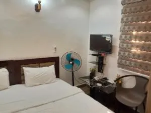 Cossy Luxury Hotel and Apartments - Galadima