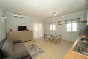 Apartment T&R