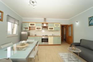 Apartment T&R