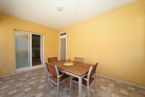 Apartment T&R