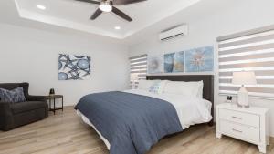 Luxury Retreat Playa Laguna: 5-Bedroom Bliss