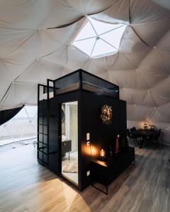 Golden Circle Domes - Lake View