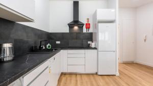 Modern Retreat 1 in Faro by Lovelystay