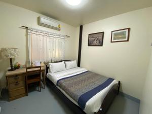 Baan Klang Vieng Hostel