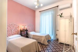 Central Sorrento 3 BR 1 BT flat balcony AC Wi-Fi