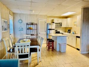 Almost Heaven OCEANFRONT D 3 Bd3B FREE WIFI