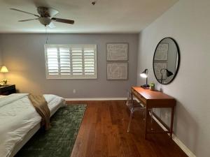 Bright Biltmore Condo - Walk to Dining and Underground Parking
