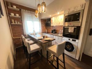 City Edge Hideaway Apartment