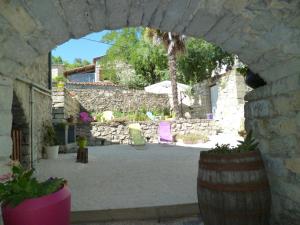 Mas les Dolmens Chambres et table dhôtes