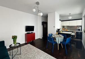 oompH Urban Oasis 1BR Escape