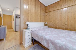 Апартаменты целиком, отличная студия, в 3 мин от пляжа 230 м,Торревьеха в 3 мин от пляжа 230 м, Торревьеха