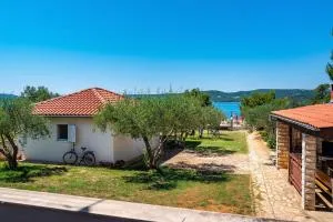 Lucia&Laura - 图兰杰