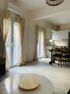 Beach Side Apartment - (( Elaiónas ))